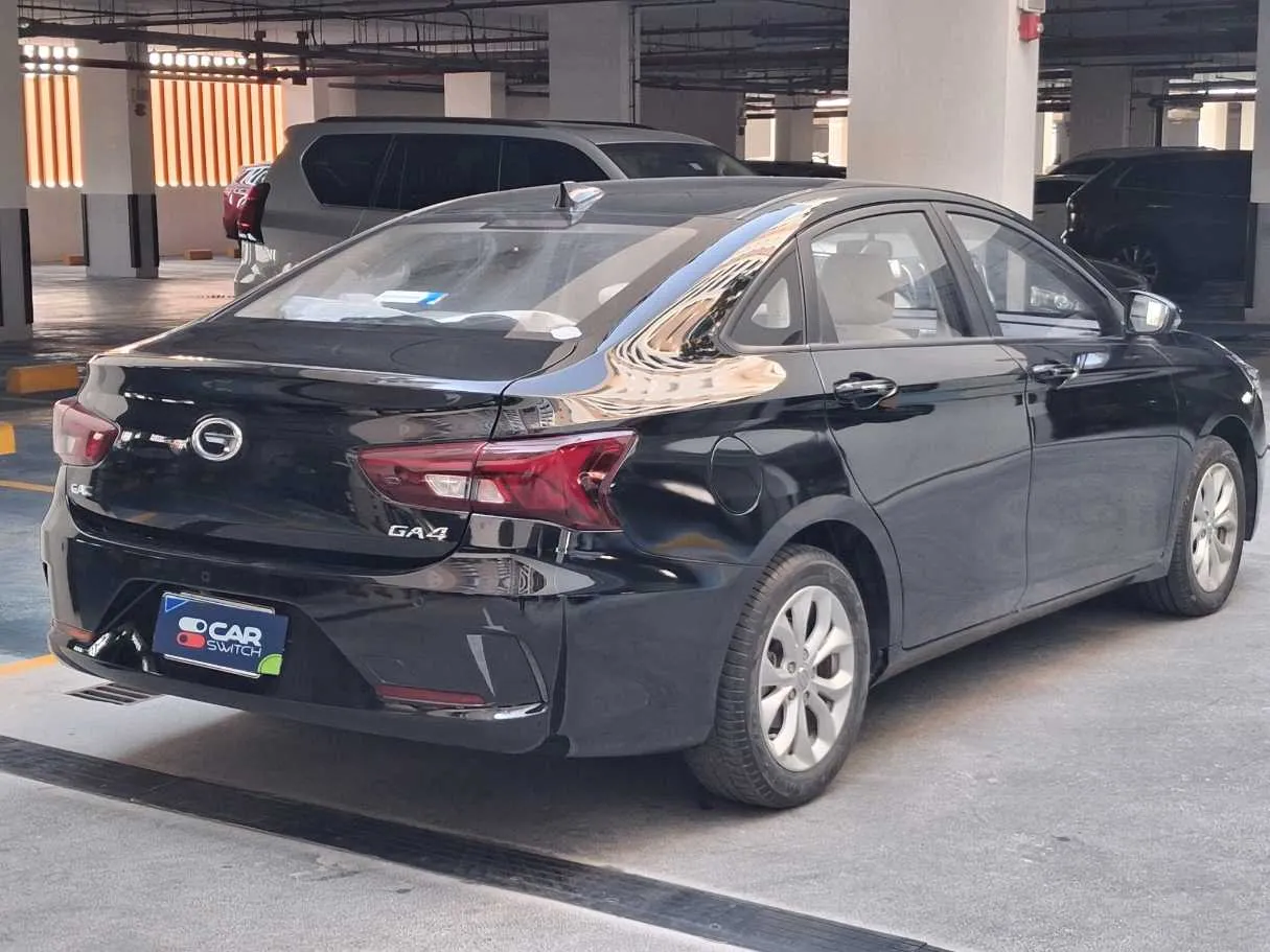 Car image 5