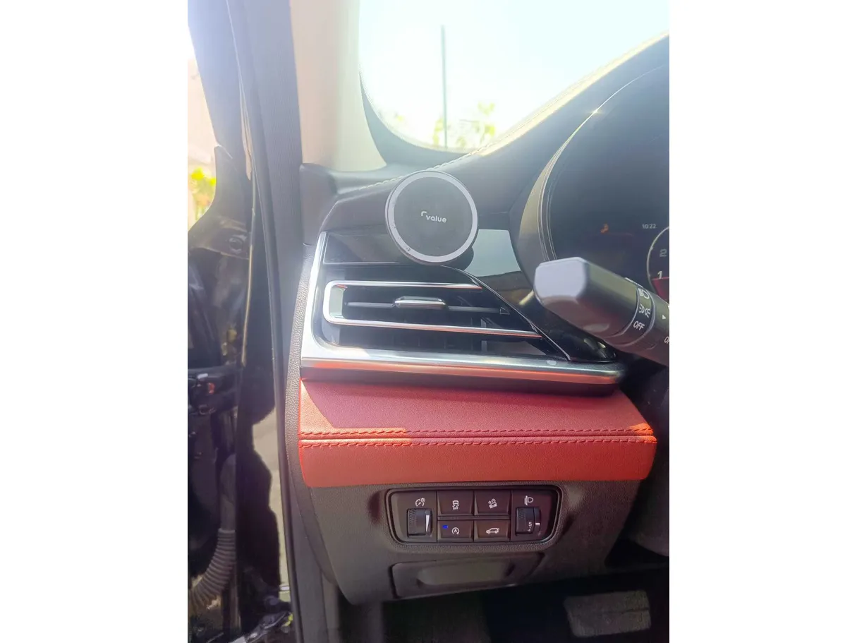 Car image 30