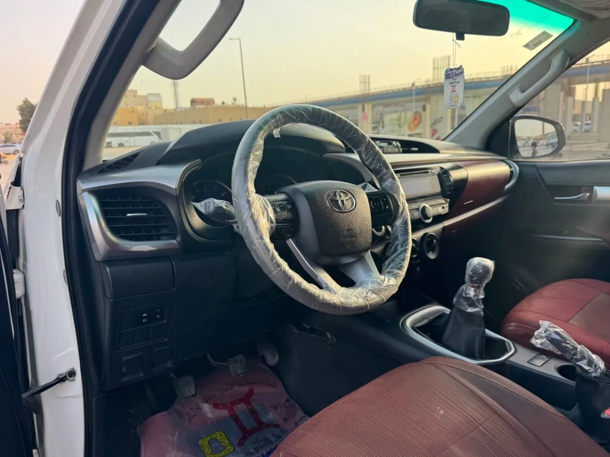 Car image 17