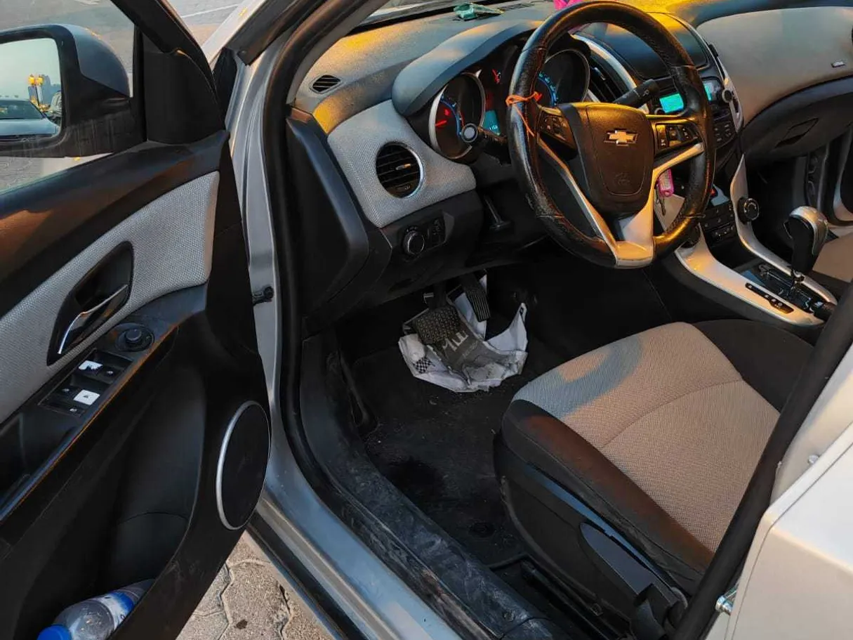 Car image 11