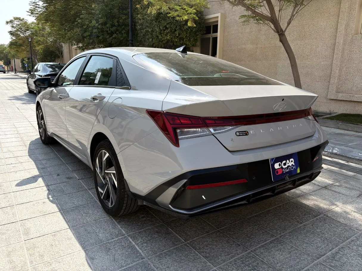 Car image 7