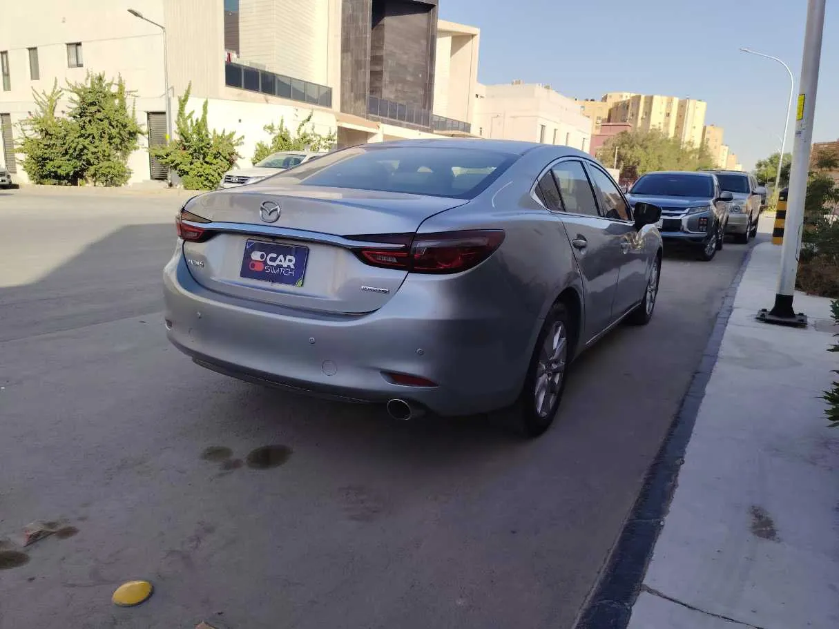 Car image 5