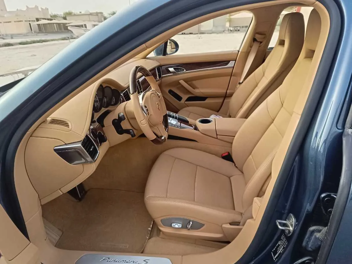 Car image 13