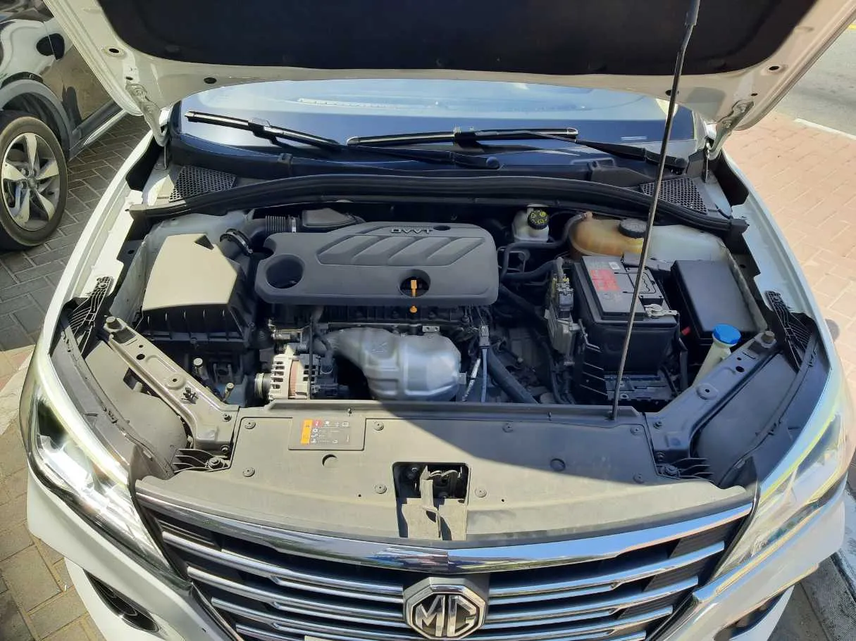 Car image 10