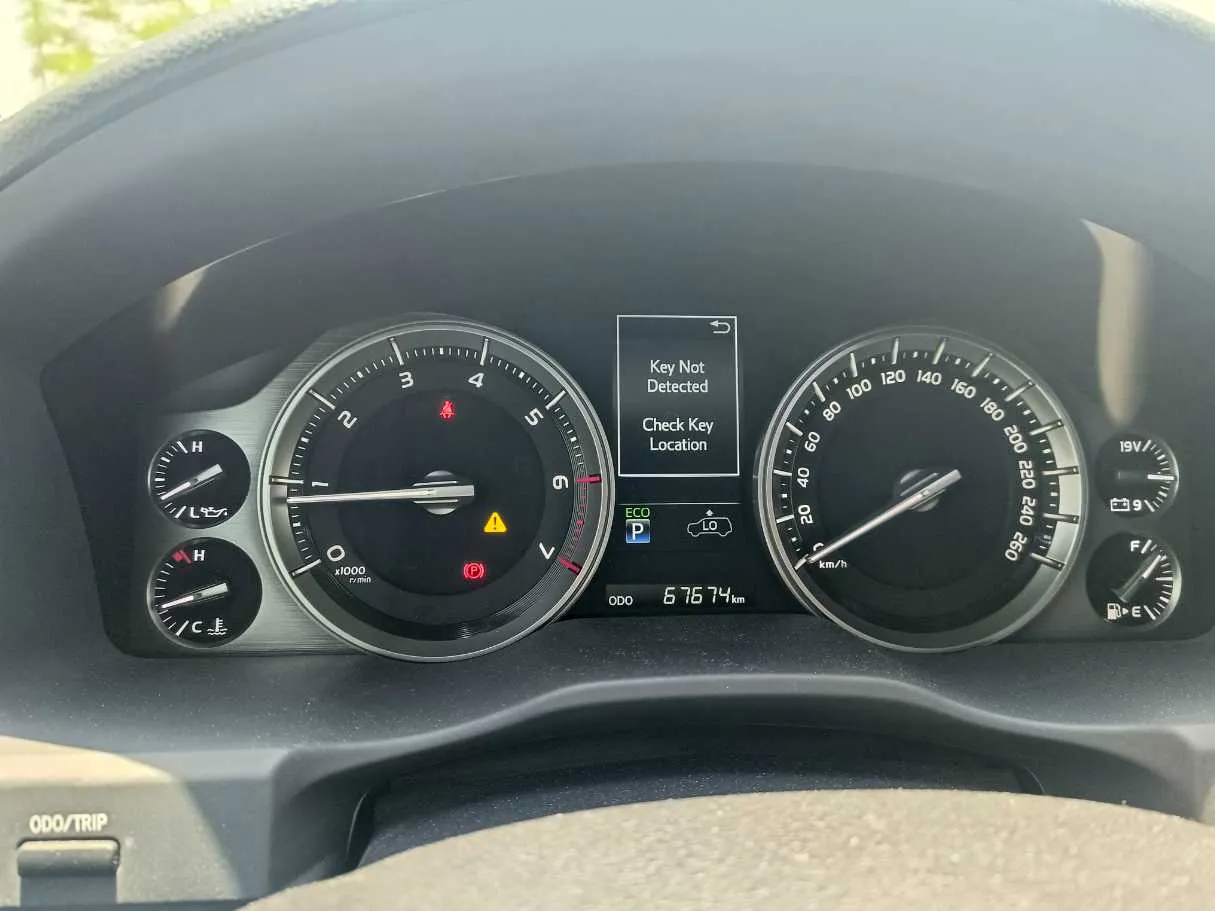 Car image 30