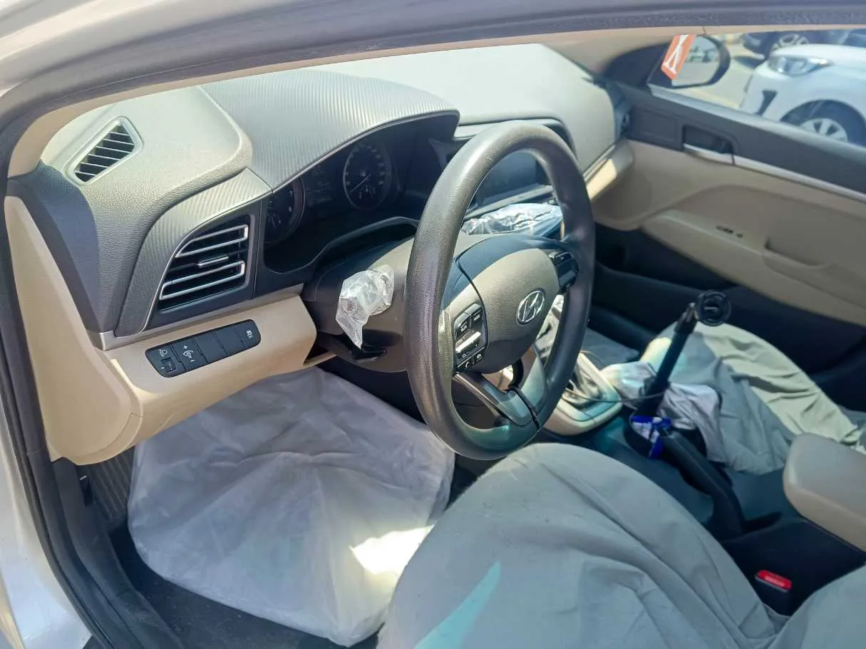 Car image 11