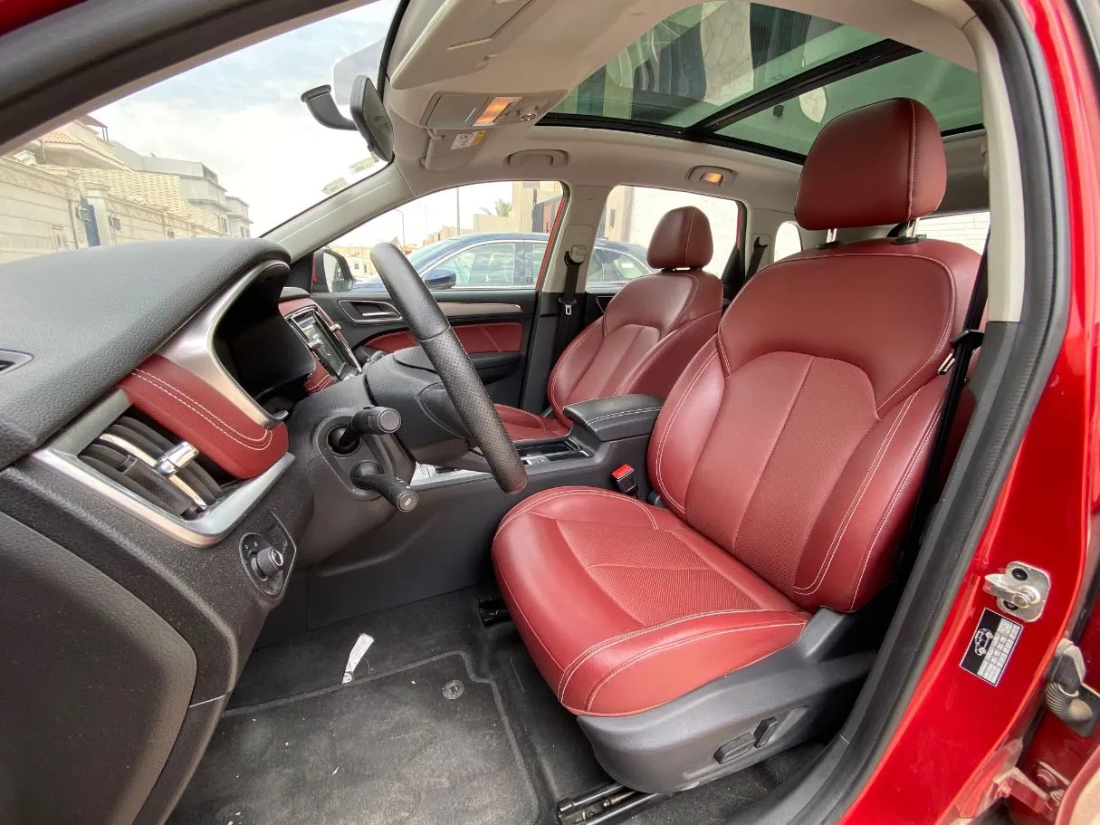 Car image 11