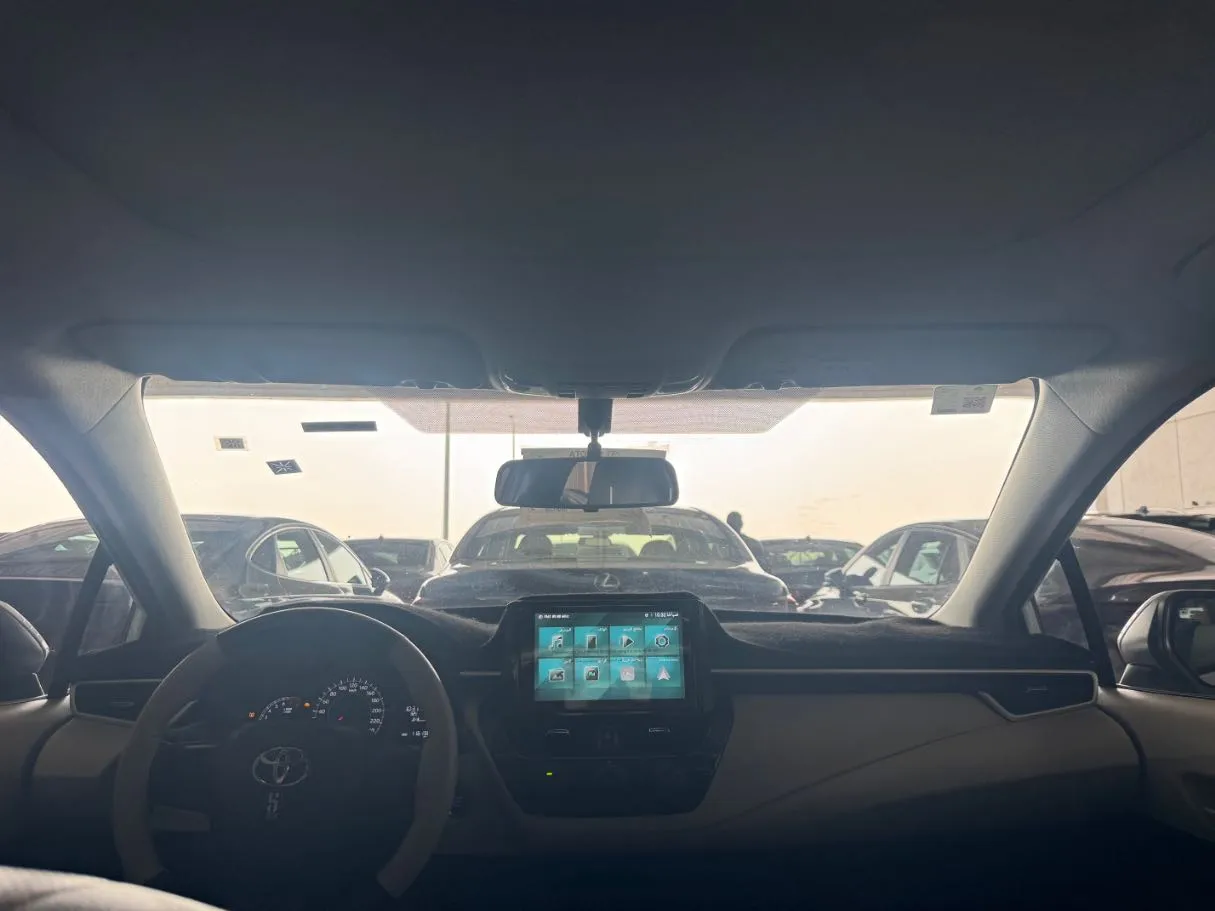 Car image 15