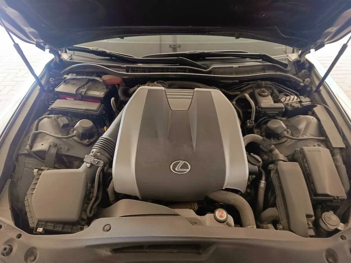 Car image 32