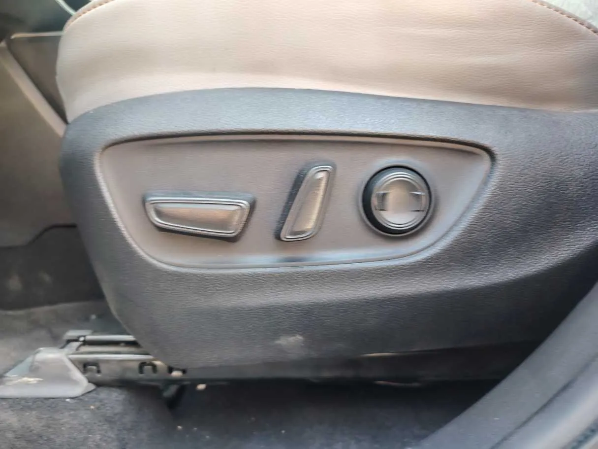Car image 31