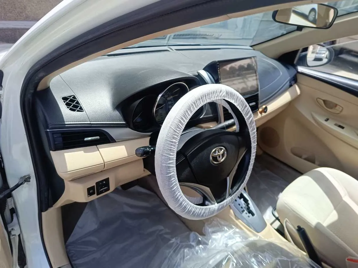 Car image 13