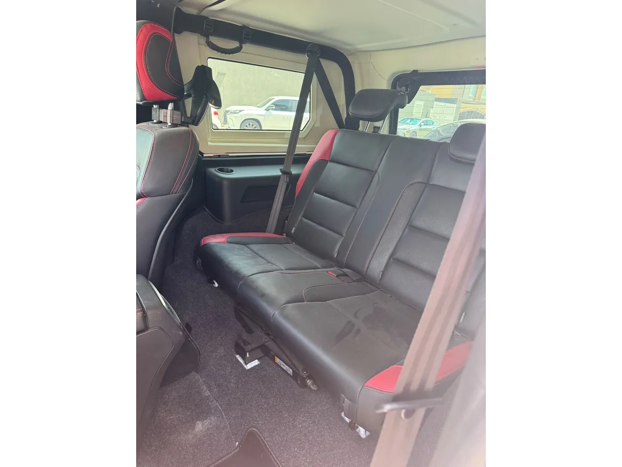 Car image 13