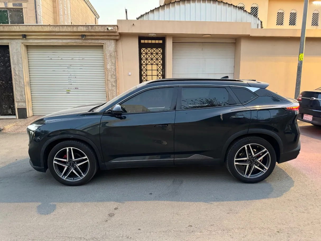 Car image 8