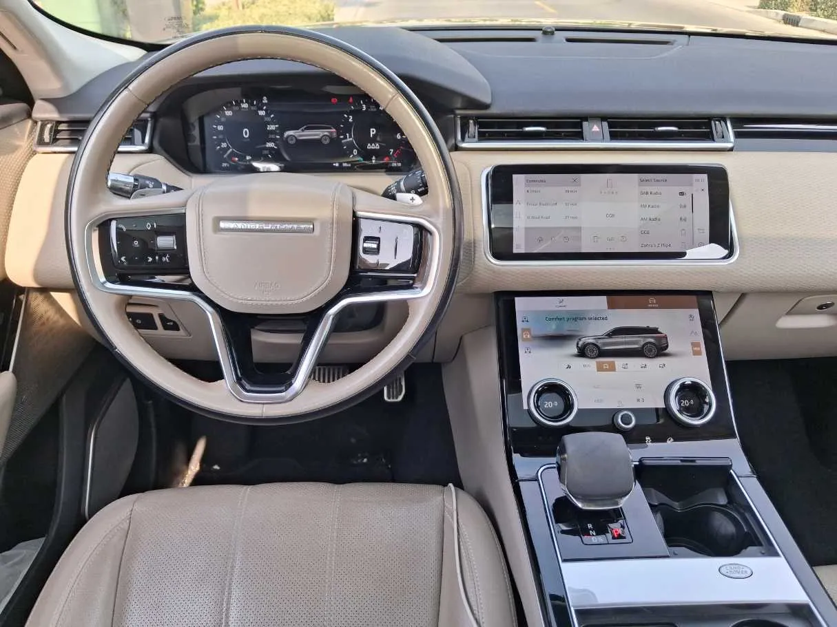 Car image 17