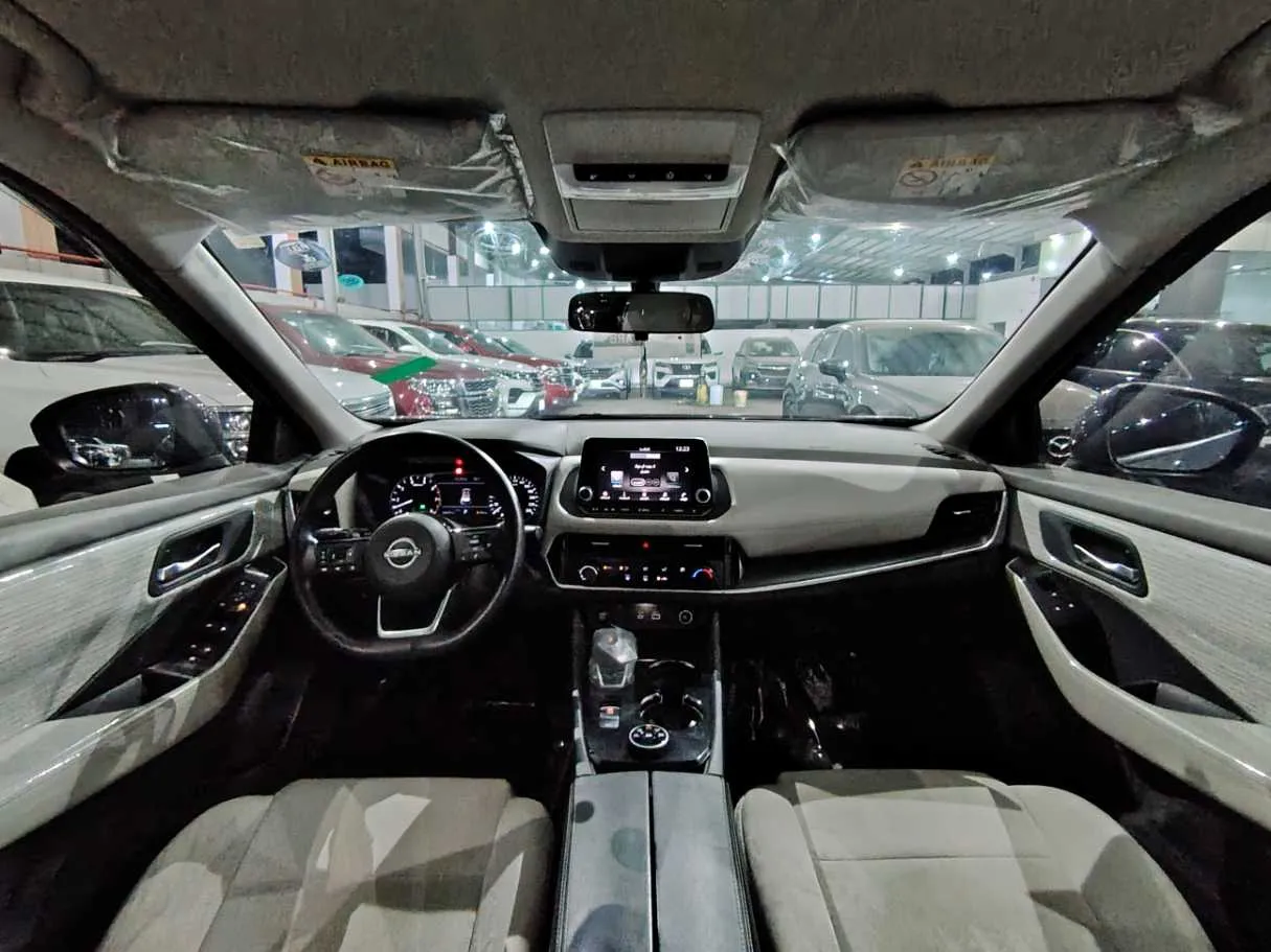 Car image 19