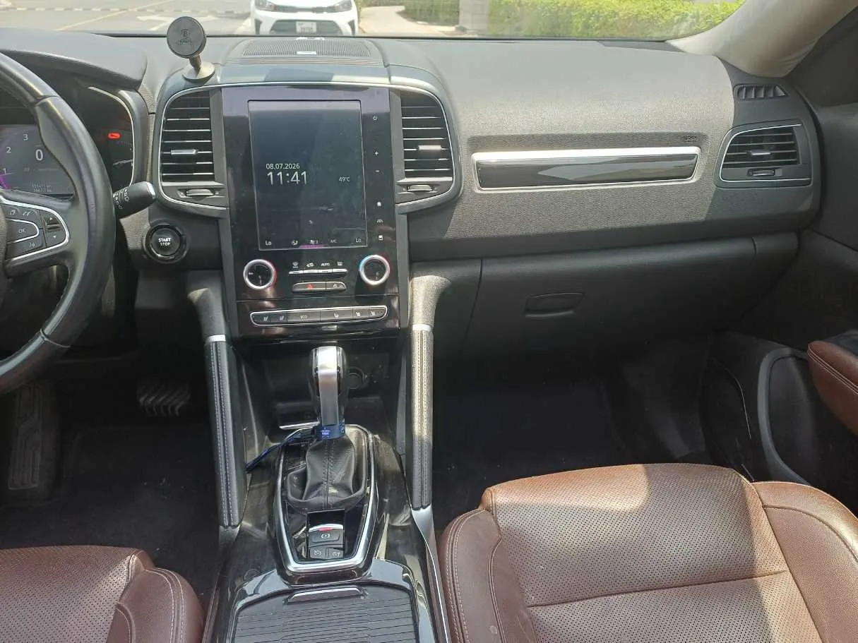 Car image 15