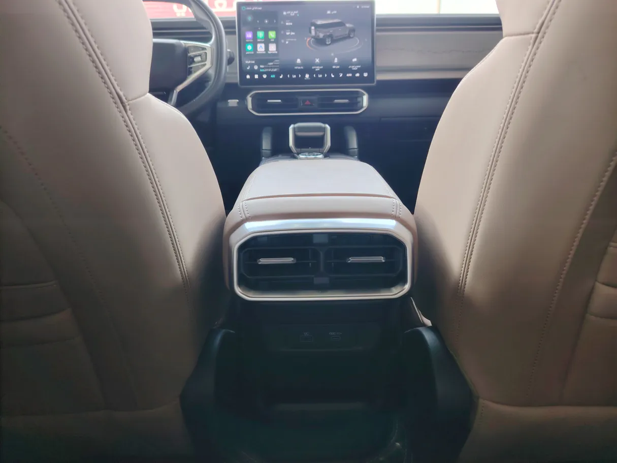 Car image 27