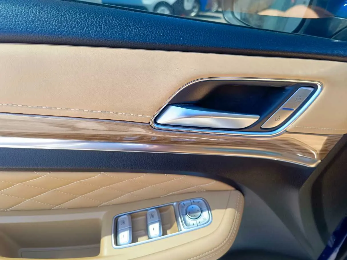 Car image 39