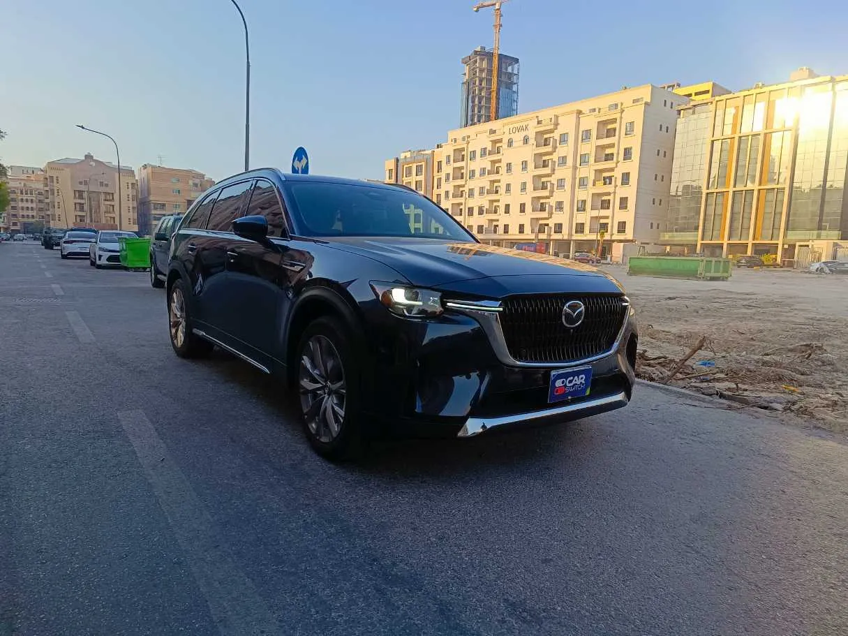 Car image 3