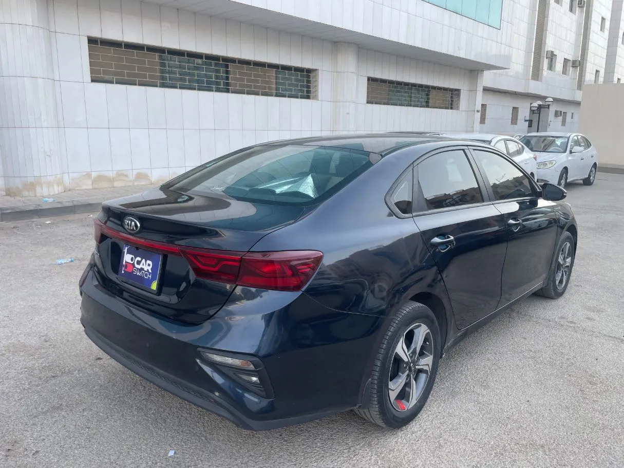 Car image 5