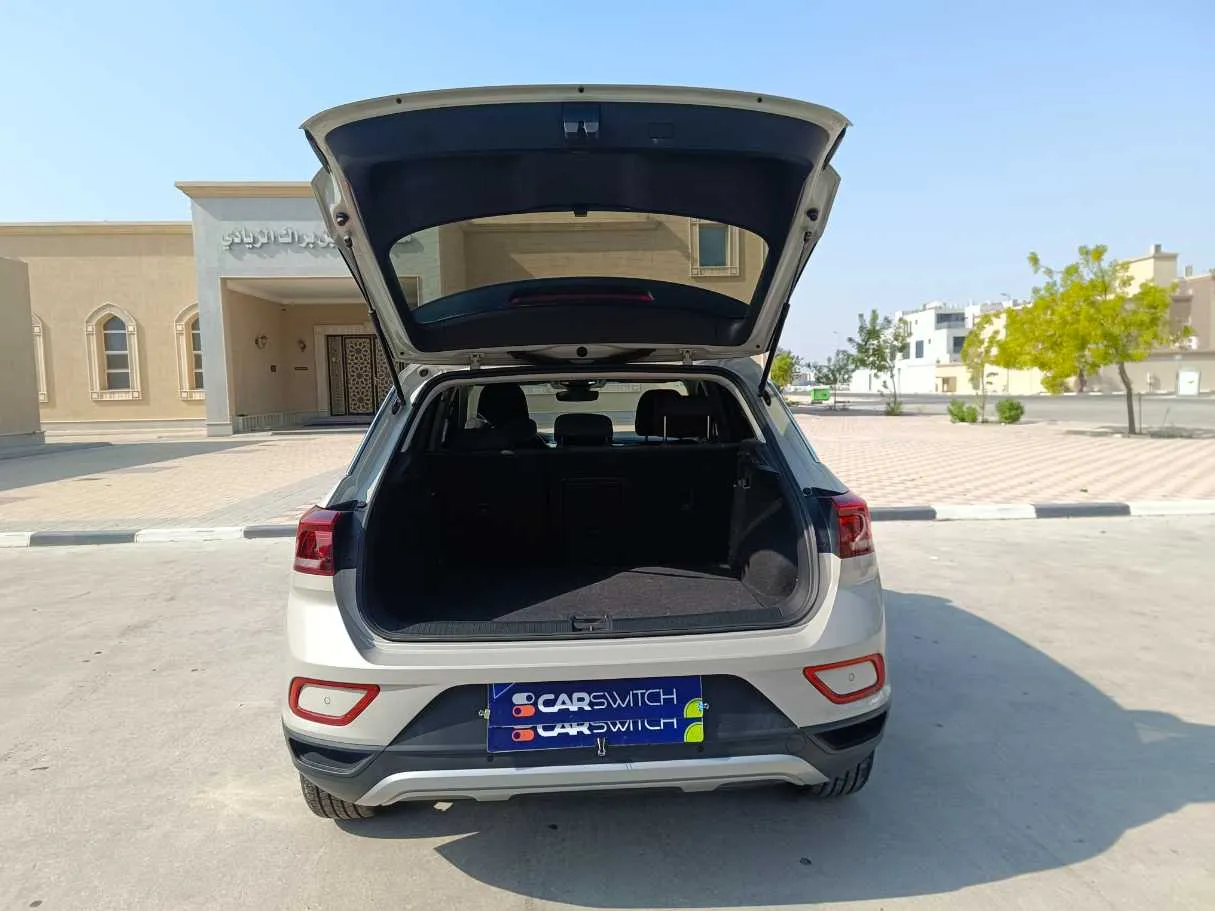 Car image 28