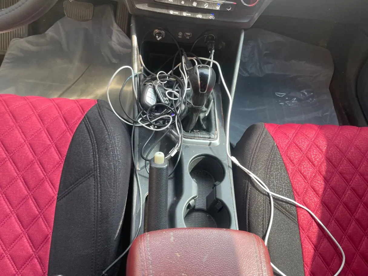 Car image 19
