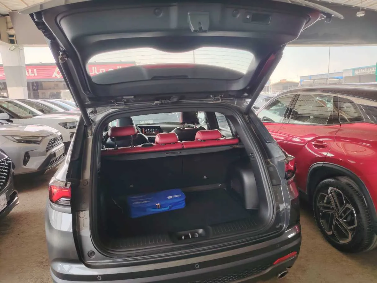 Car image 29