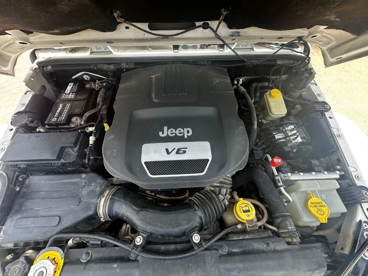 Car image 24