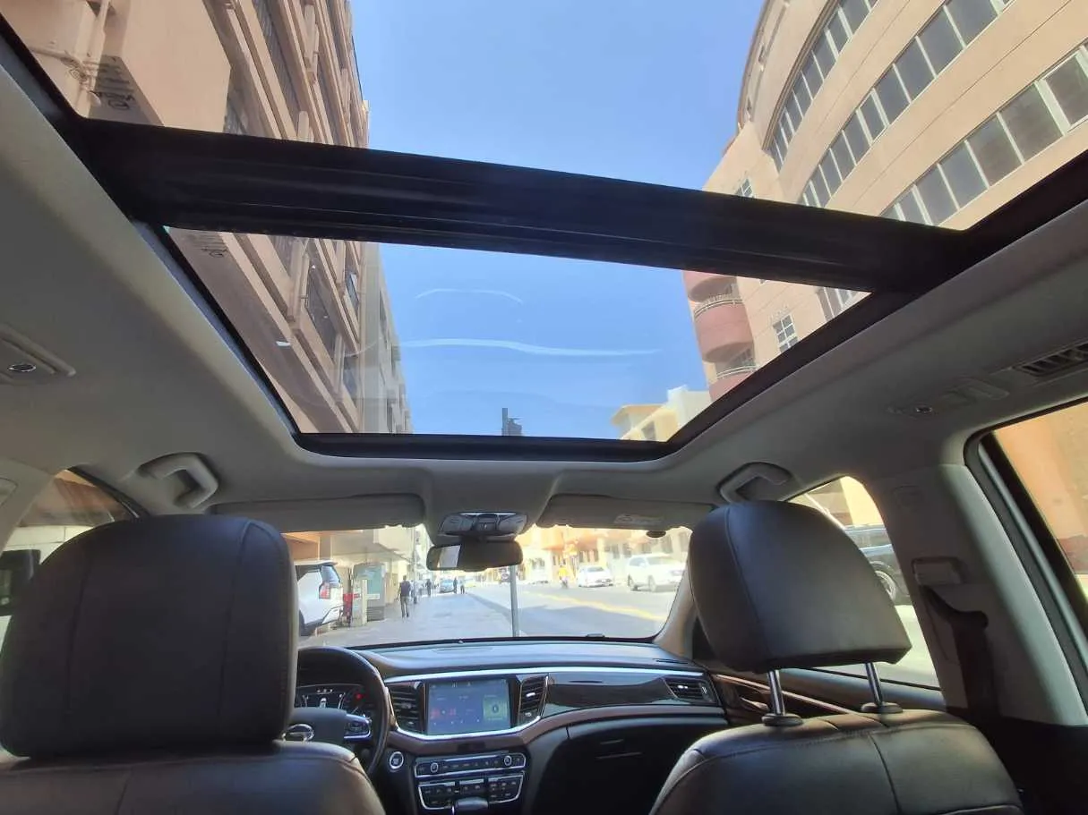 Car image 27