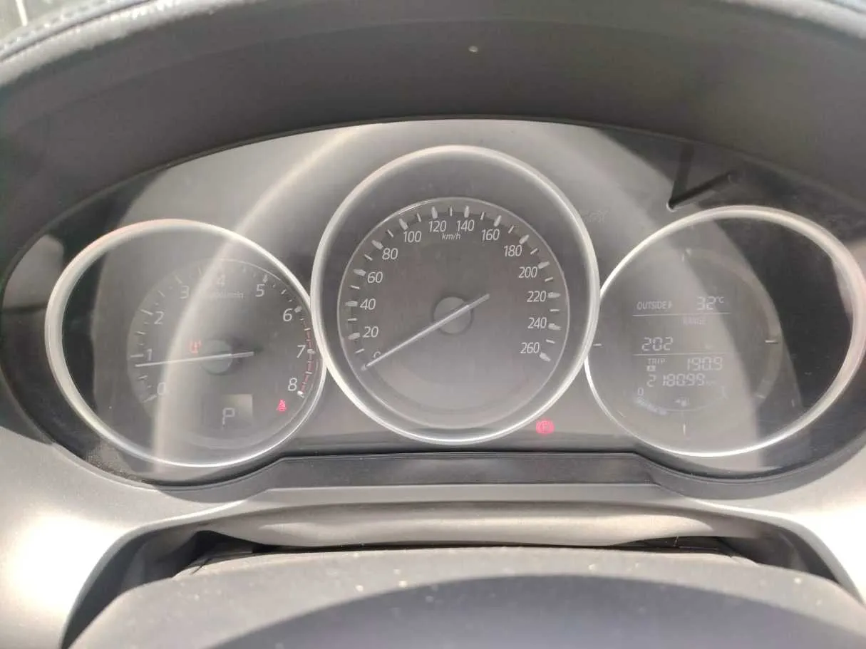 Car image 28