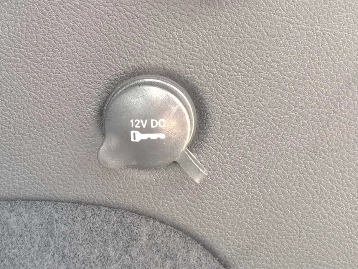 Car image 28