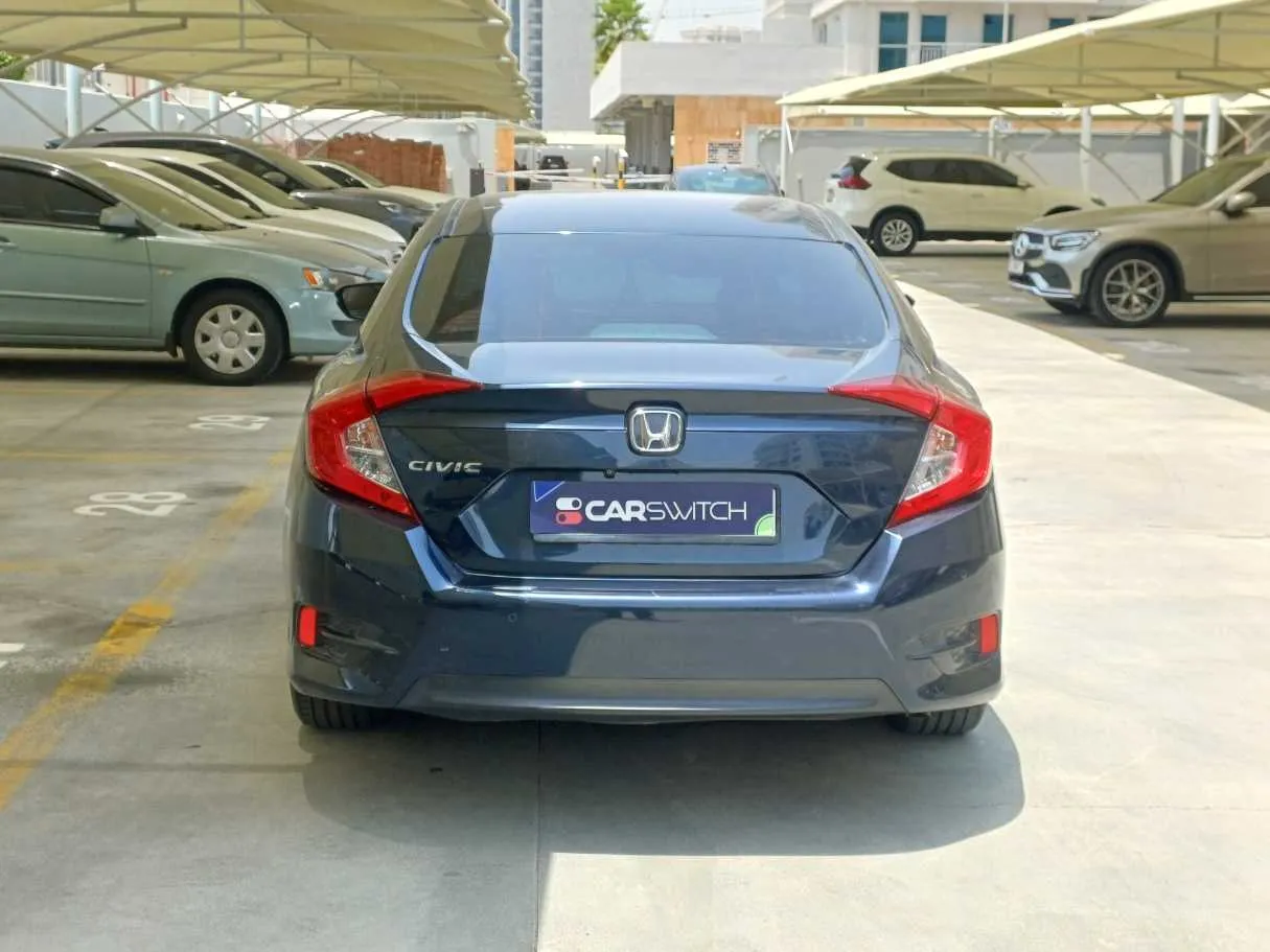 Car image 6