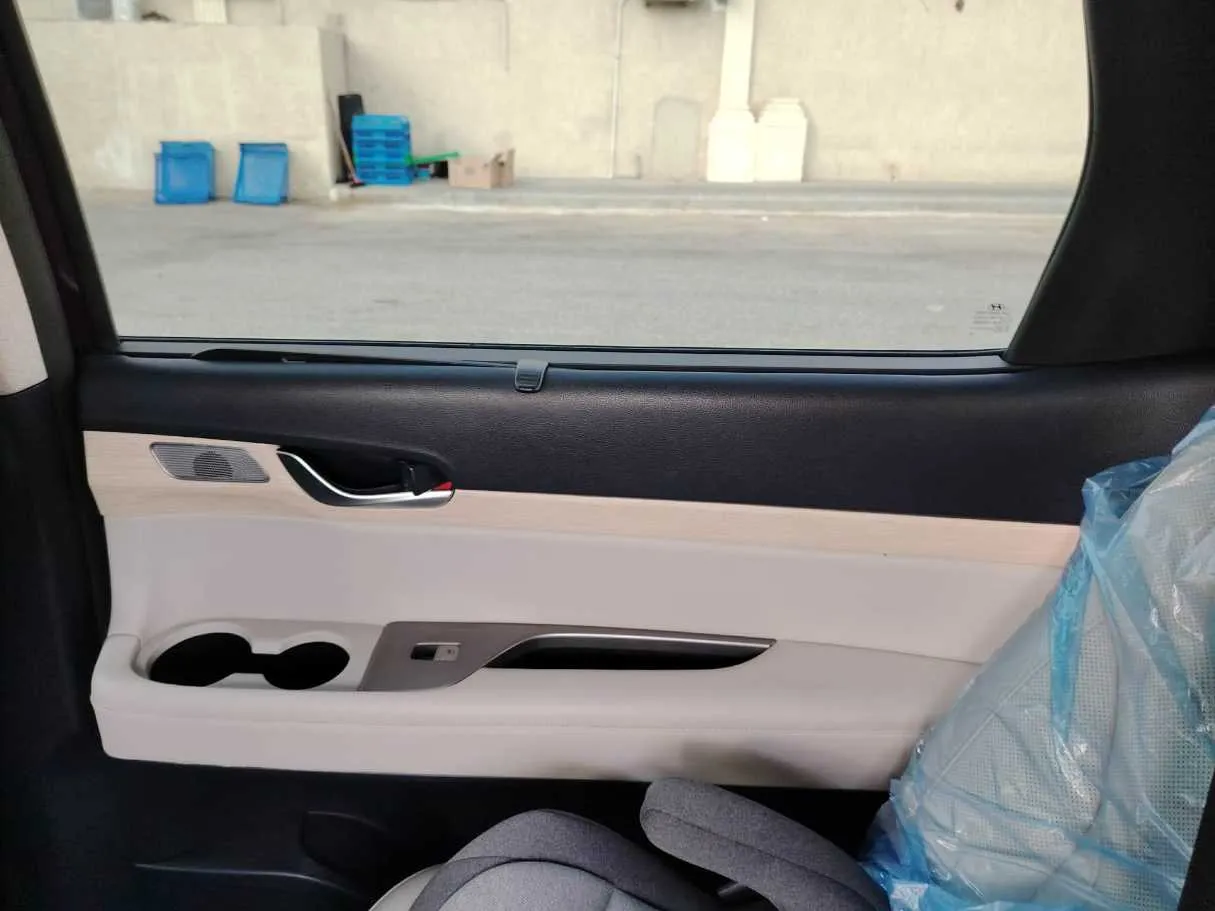 Car image 36