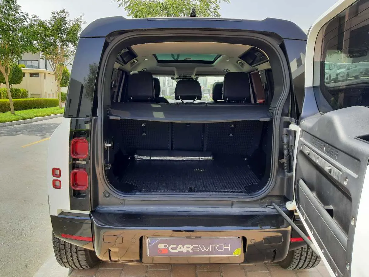 Car image 19