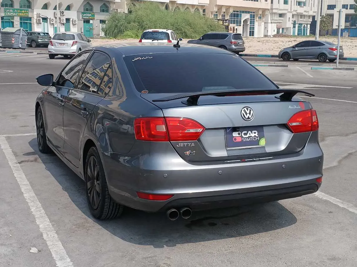 Car image 8