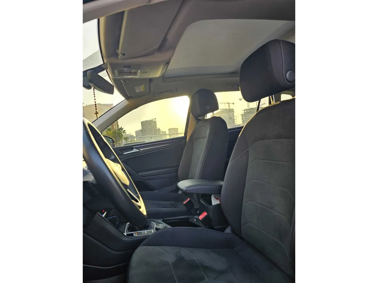 Car image 33