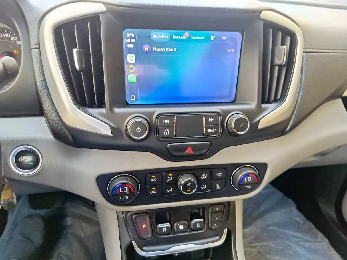 Car image 19
