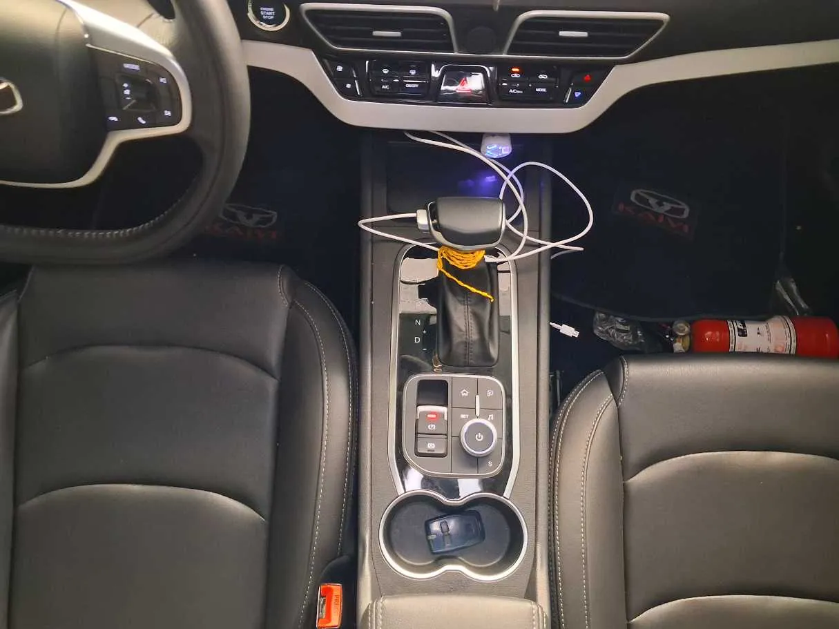 Car image 17