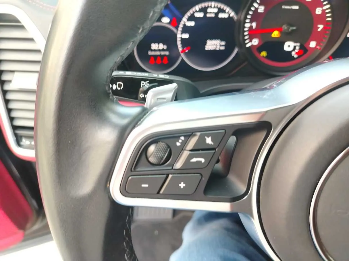 Car image 48