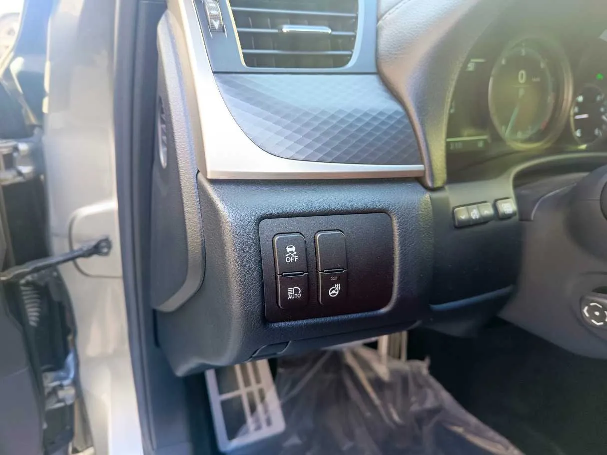Car image 37
