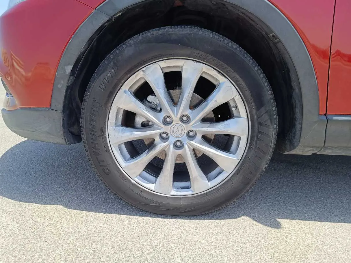 Car image 10