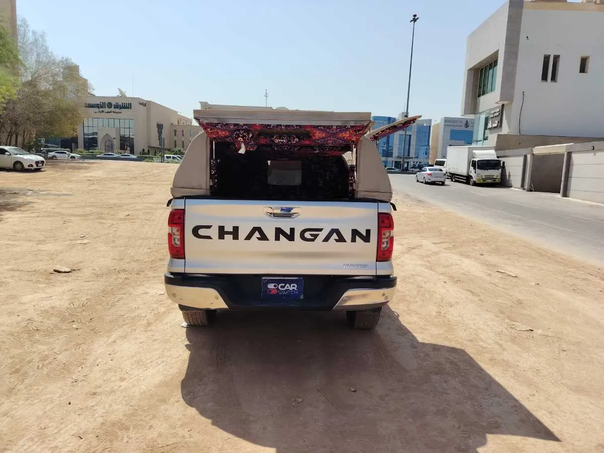 Car image 24