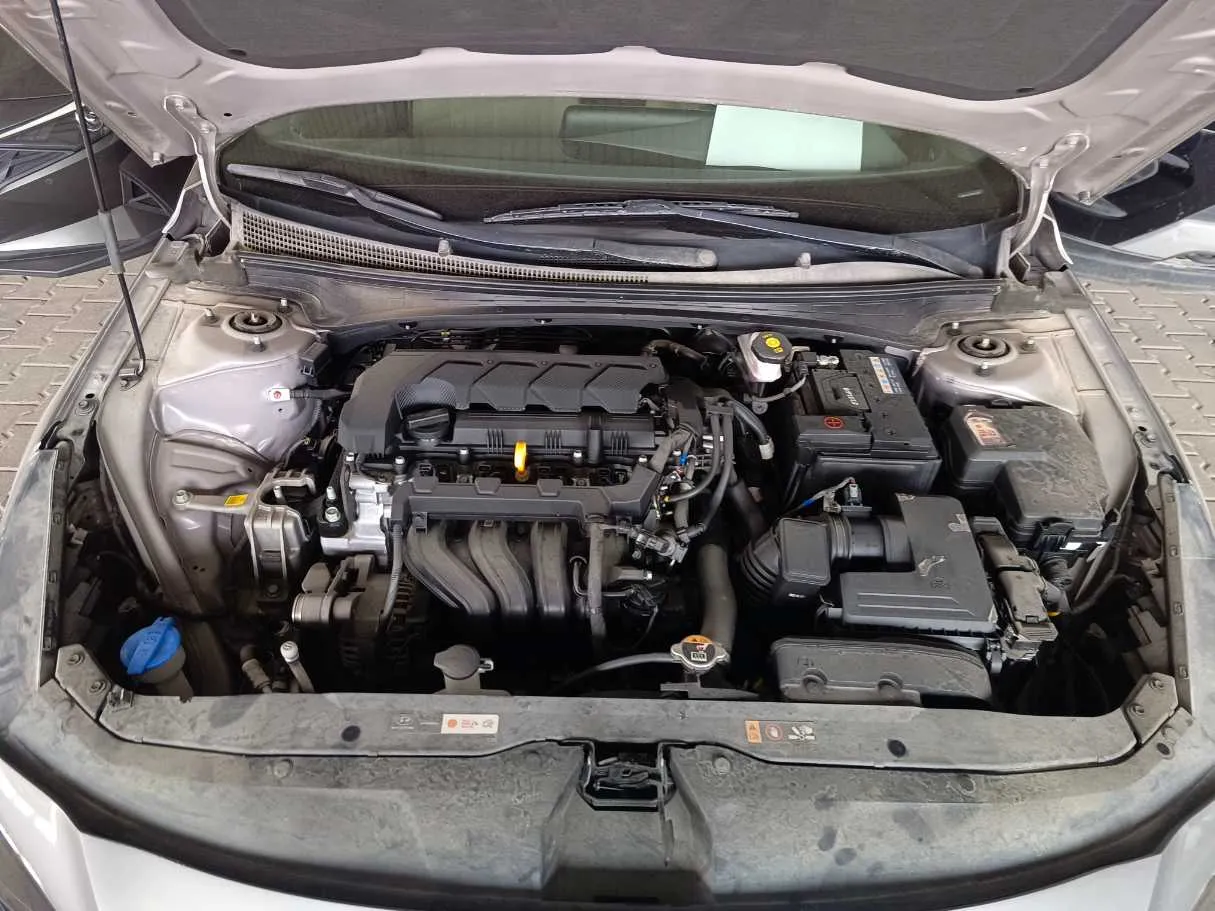 Car image 26