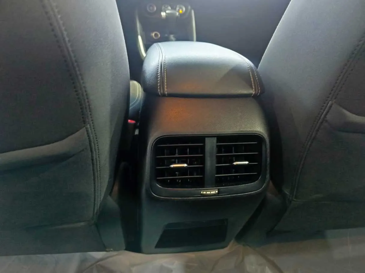 Car image 37