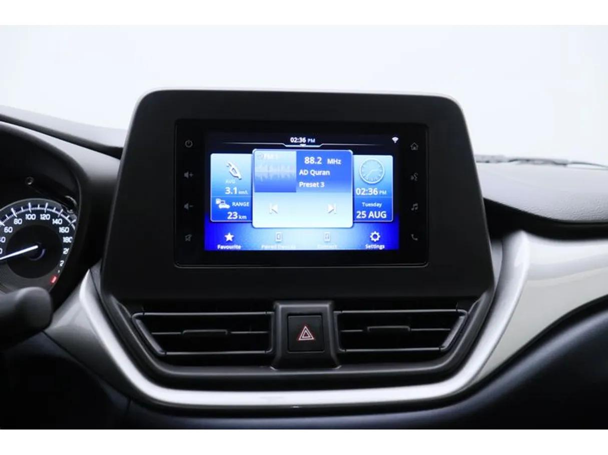 Car image 5