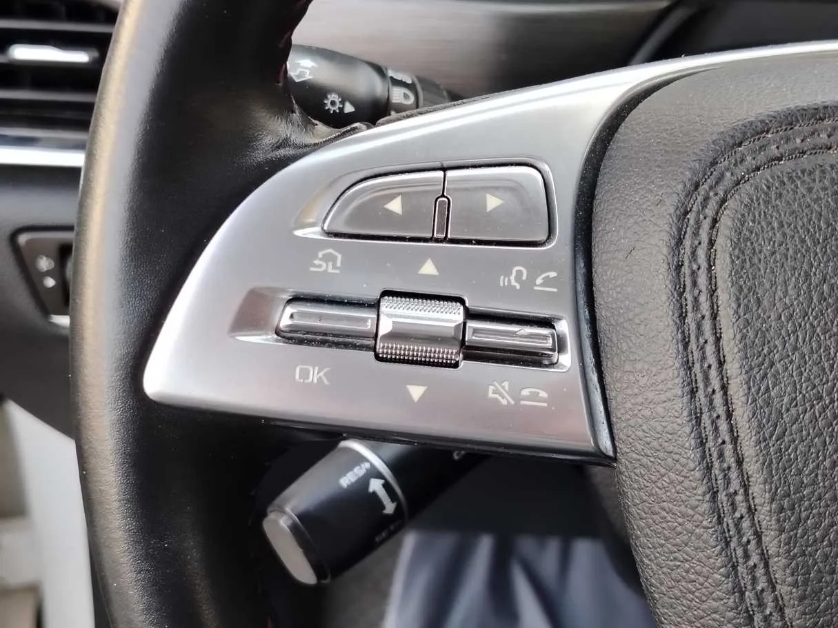 Car image 28