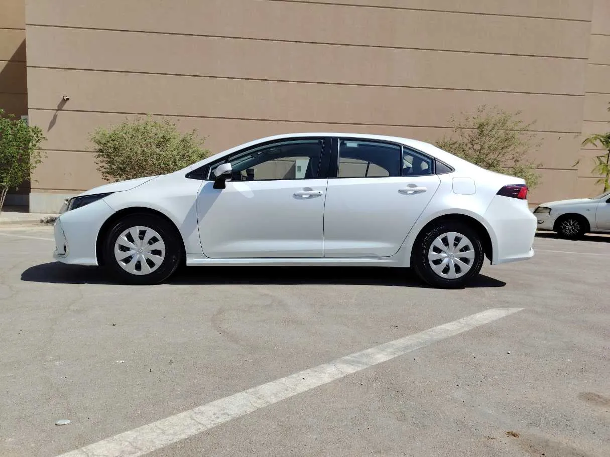 Car image 8