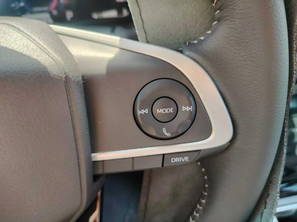 Car image 40