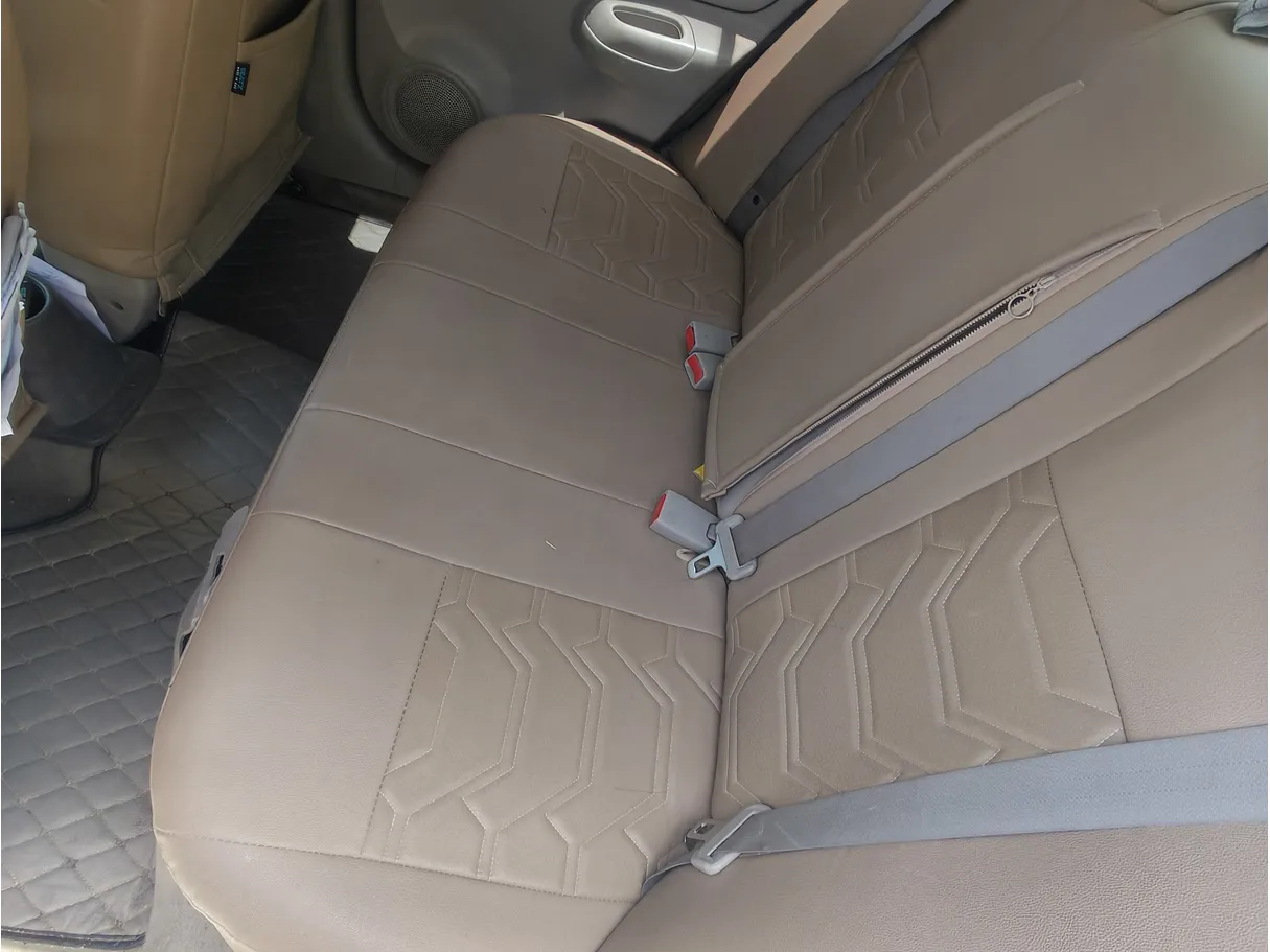 Car image 7