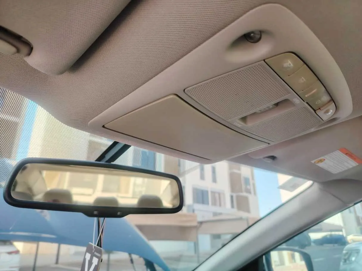 Car image 32